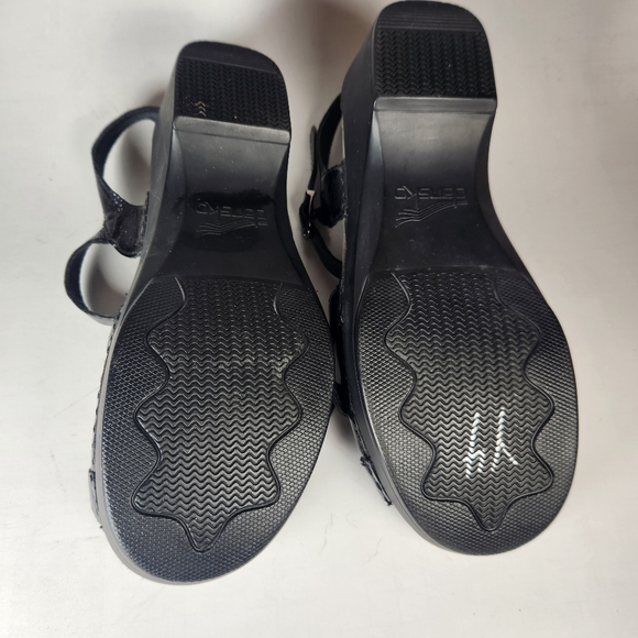 DANSKO Women's Sissie Sandal 38 / 7.5 Black Patent Leather Open Toe Strappy Shoe - Picture 9 of 11